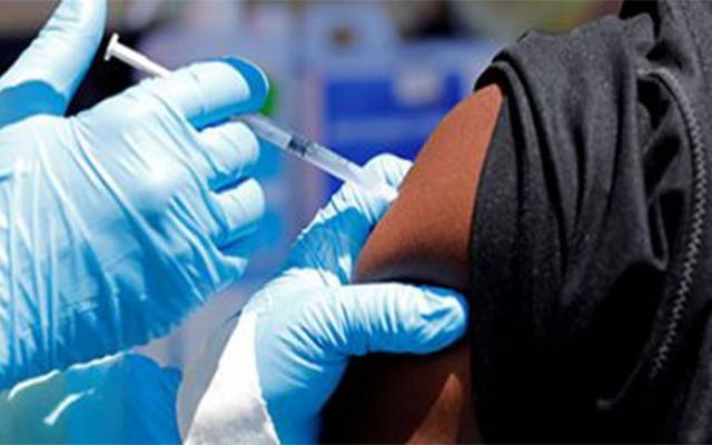 مصر تبدأ تطعيم كبار السن وأصحاب الأمراض المزمنة ضد كورونا