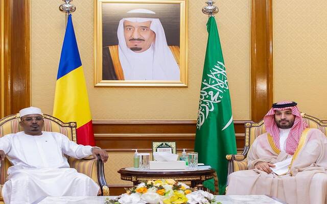 خلال لقاء ولي العهد مع رئيس جمهورية تشاد