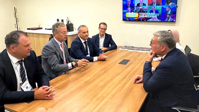 "البترول" المصرية تبحث تعزيز تعاونها مع الشركات العالمية لزيادة الإنتاج