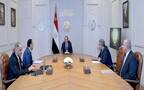 الرئيس المصري عبد الفتاح السيسي مع الدكتور مصطفى مدبولي رئيس مجلس الوزراء، وشريف فتحي وزير السياحة والآثار