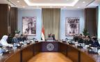رئيس الوزراء المصري خلال الاجتماع مع الفريق كامل الوزير وباقي المسؤولين