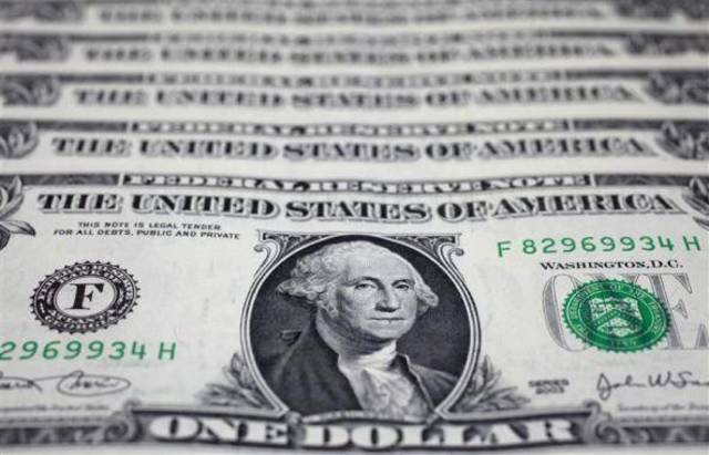 الدولار يرتفع مع اتهامات لبنوك أمريكية بالتلاعب في أسعار الصرف