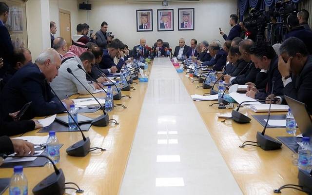 "النواب" الأردني يُطالب الحكومة بزيادة رواتب الموظفين