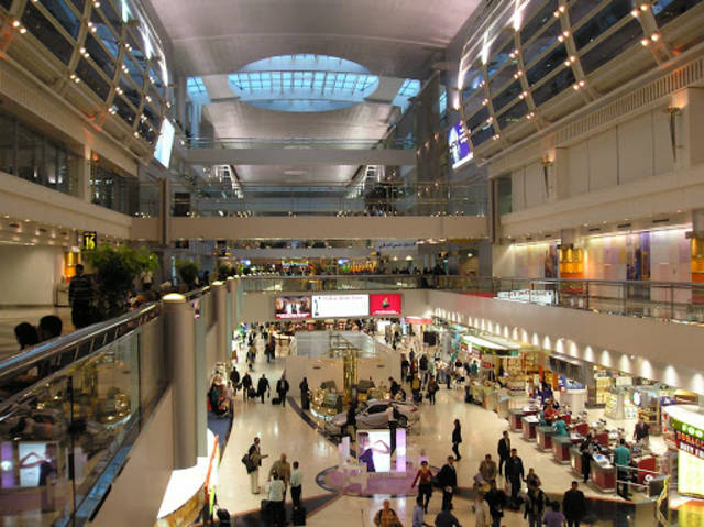 "مطارات دبي" تصدر تعليمات للمسافرين القادمين والمغادرين