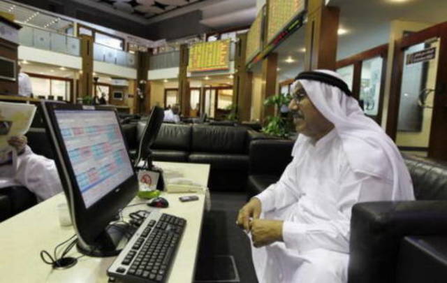 Saudi bourse back to red after crude prices slump
