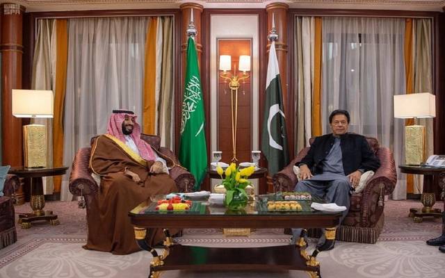 ولي عهد السعودية يبحث أوجه التعاون مع رئيس وزراء باكستان