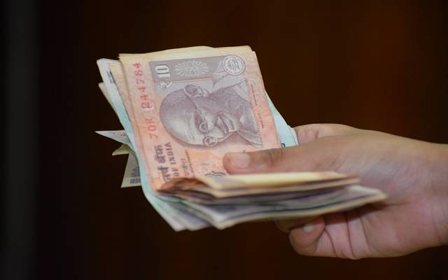 تقرير: عملة الهند تدفع ثمن جهود إنعاش الاقتصاد