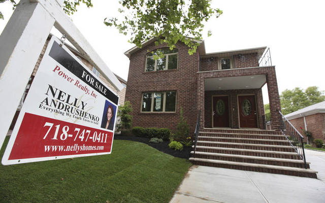 مبيعات المنازل الأمريكية المعلقة بأعلى مستوى في عام
